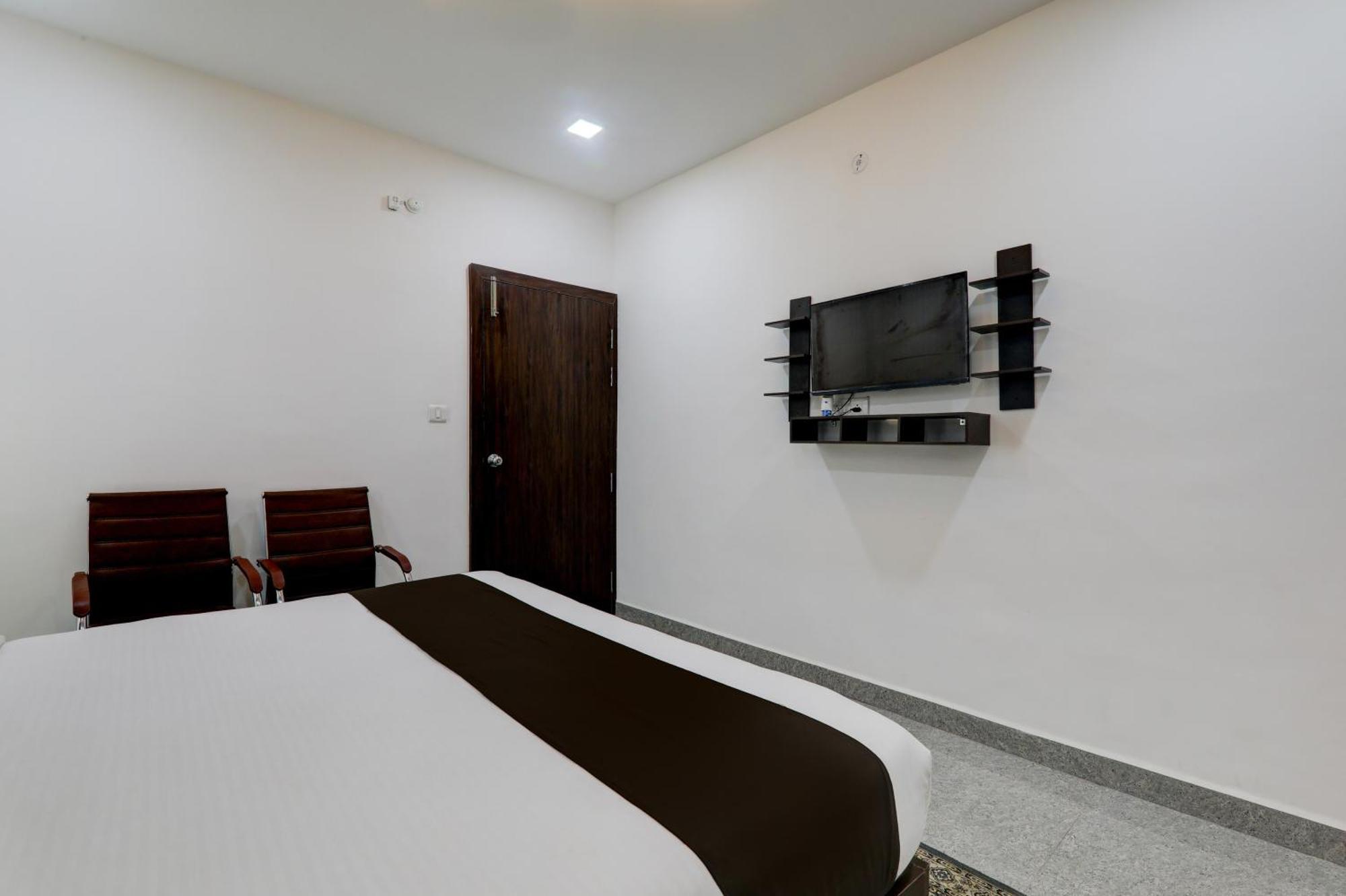 Super Hotel O Flagship Hotel Mk Palace Лакнау Екстериор снимка
