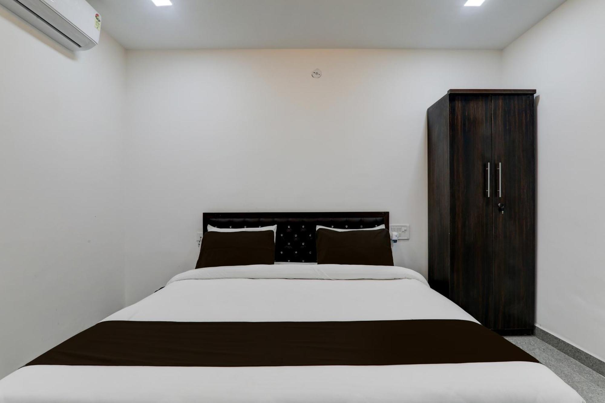 Super Hotel O Flagship Hotel Mk Palace Лакнау Екстериор снимка