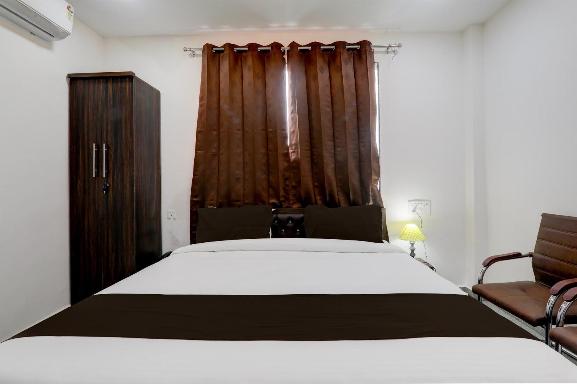 Super Hotel O Flagship Hotel Mk Palace Лакнау Екстериор снимка