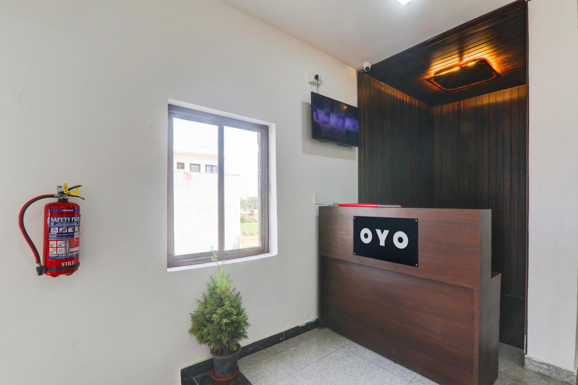 Super Hotel O Flagship Hotel Mk Palace Лакнау Екстериор снимка
